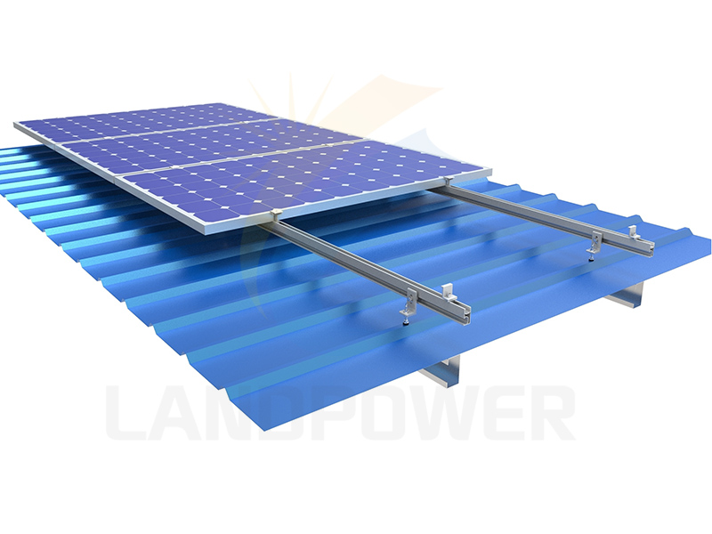 So installieren Sie ein Solarpanel auf einem Metalldachblech